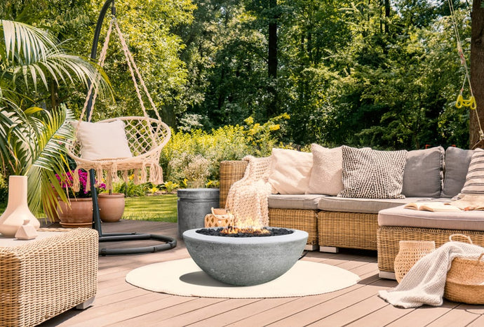 30 Ideas For Patios With Fire Pits For A Cozy Backyard!!