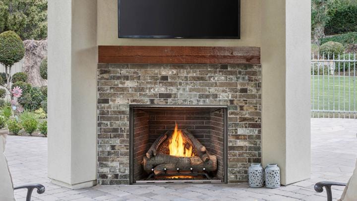 Load image into Gallery viewer, Majestic 36&quot; Courtyard Single-Sided Outdoor Gas Fireplace
